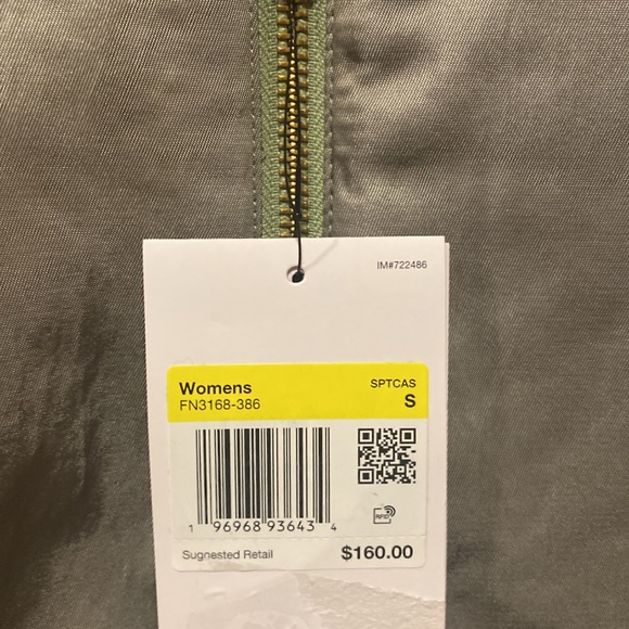 Nike loose fit Women’s Jacket Reversible New with tags size Small - Picture 6 of 8